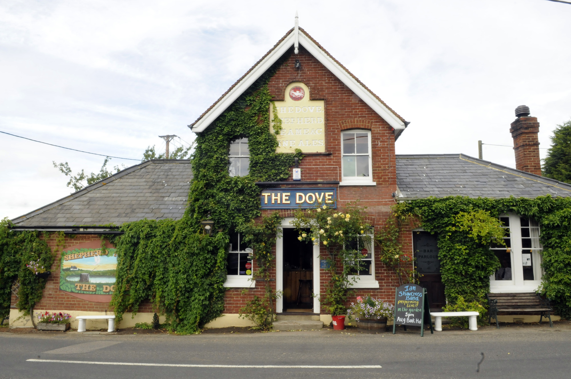 The Dove Dargate Exterior