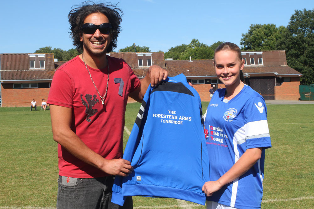 Foresters Arms Tonbridge Sponsors Ladies' Football Team