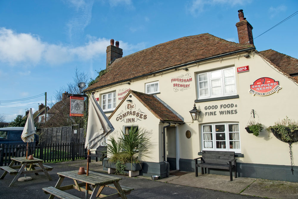 The Compasses Inn Crundale Exterior