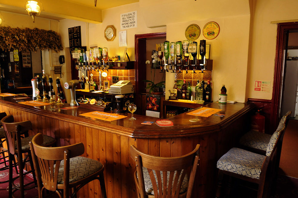 The Crown & Anchor Faversham Bar