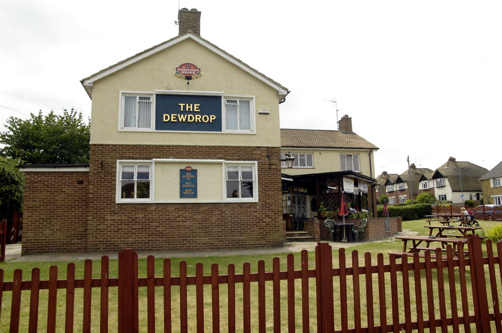 The Dewdrop Rainham Exterior