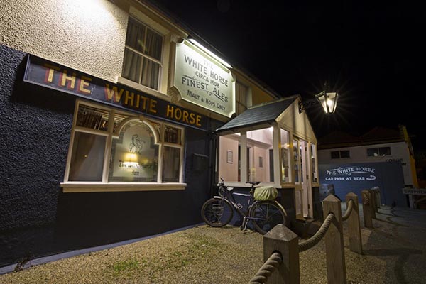 White Horse Hawkinge Exterior