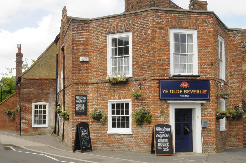 Ye Olde Beverlie Canterbury Exterior