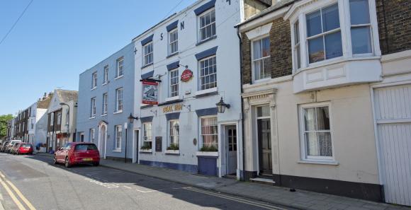 The Deal Hoy, Deal