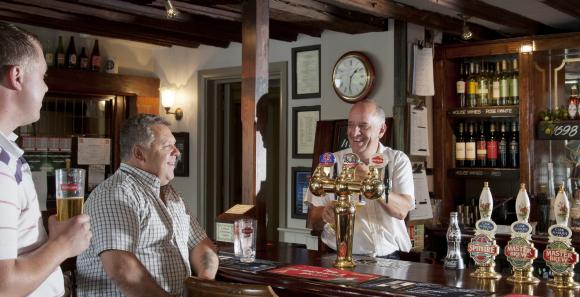 Dog & Bear, Lenham